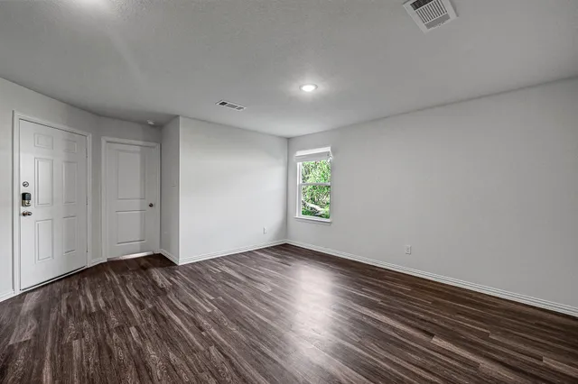 $1,475 | 317 Gans Street, Unit B, Houston, TX 77029