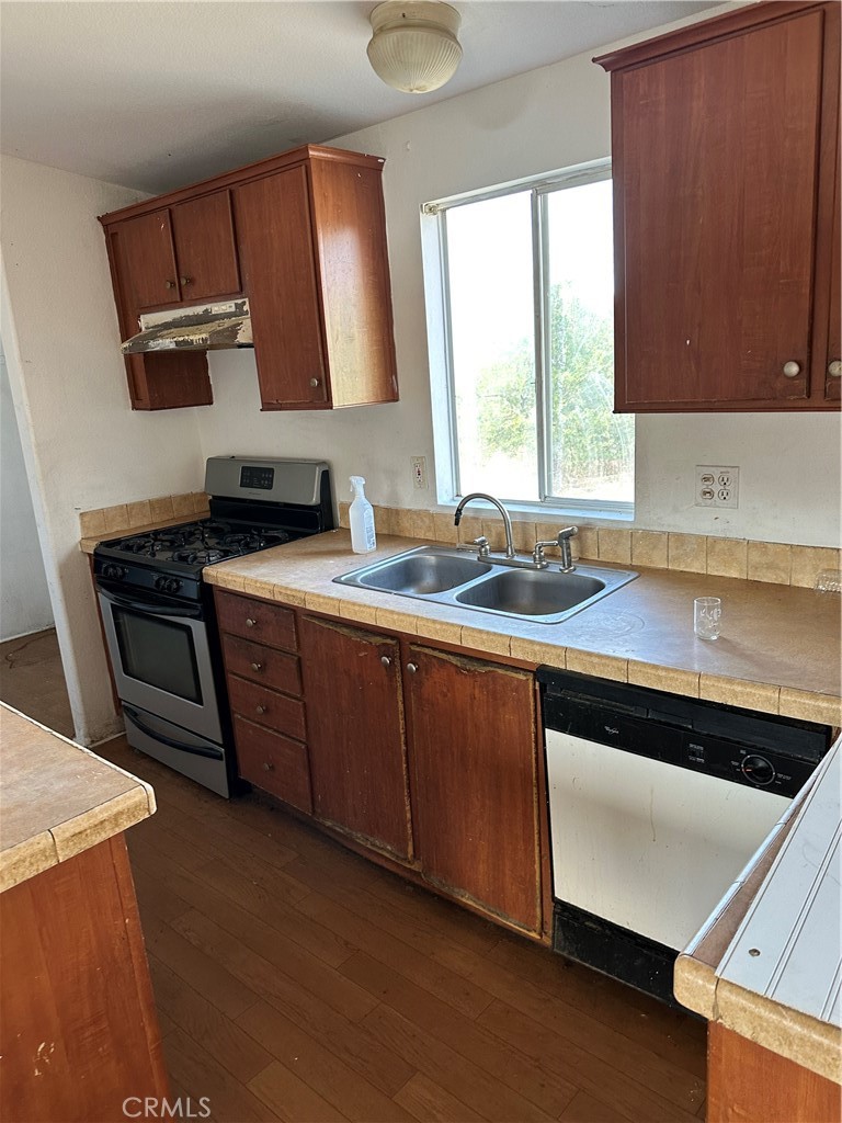 43043 Ardia Road Hemet, CA 92544 - Photo 31 of 53 Kitchen.