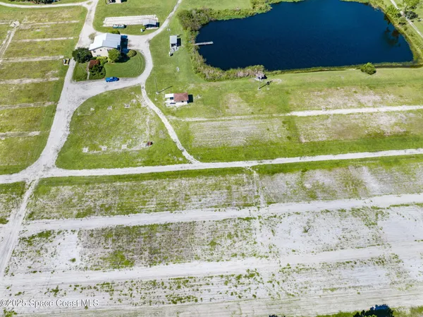 a view of an outdoor space