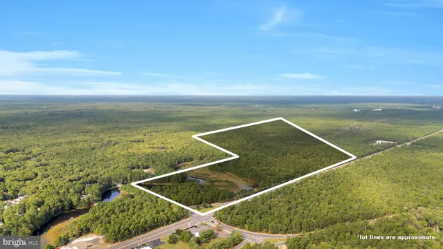 a view of a tennis court