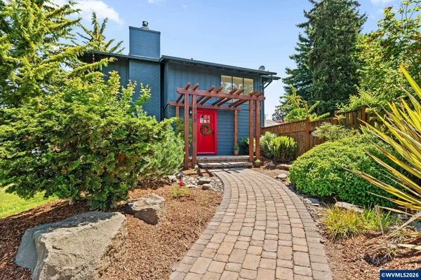 $565,000 | 1723 Northwest Lincoln Street, Albany, OR 97321