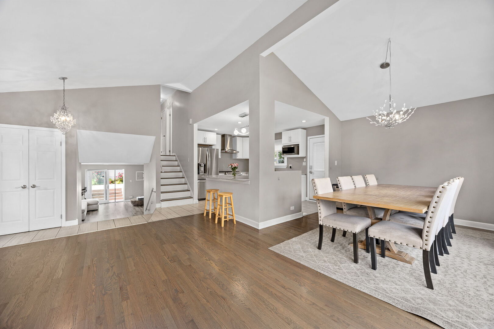 8104 Gross Point Road Morton Grove, IL 60053 - Photo 8 of 40