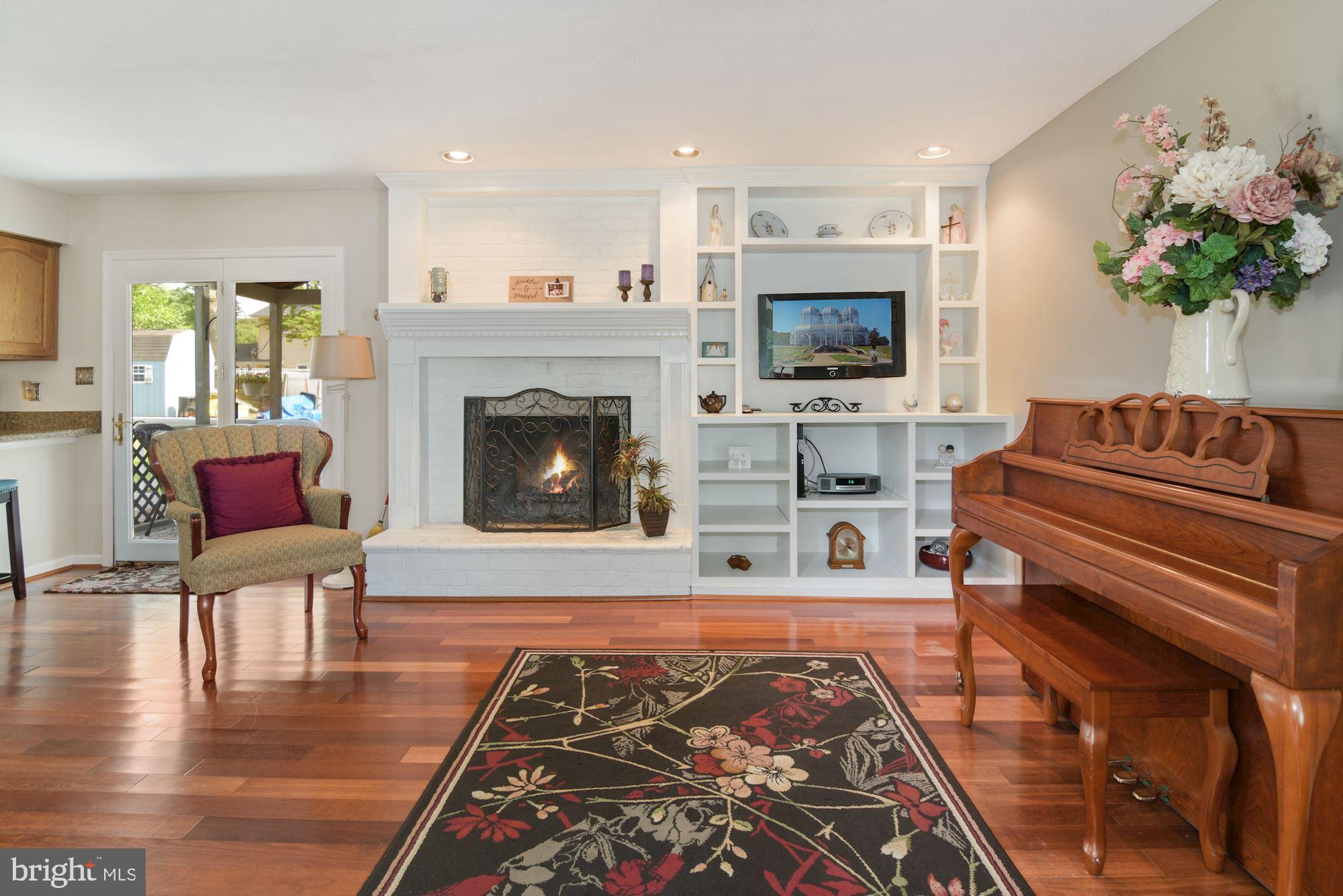 779 Rosewood Road Severn, MD 21144 - Photo 12 of 29 Main Level- Living Area
