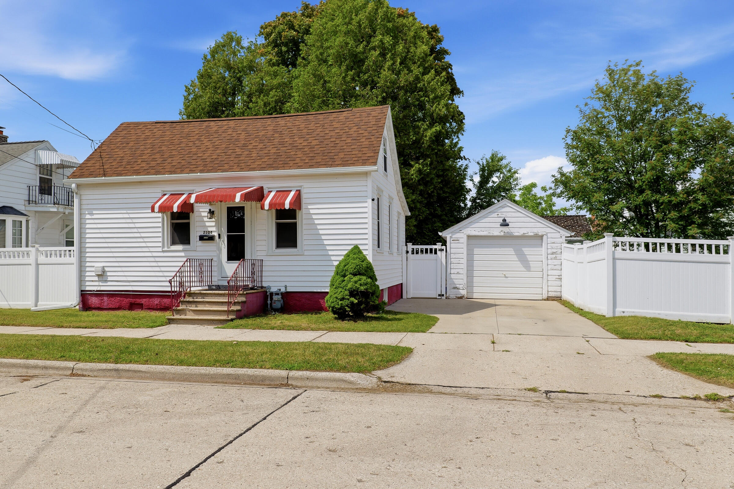 210411thSt-2