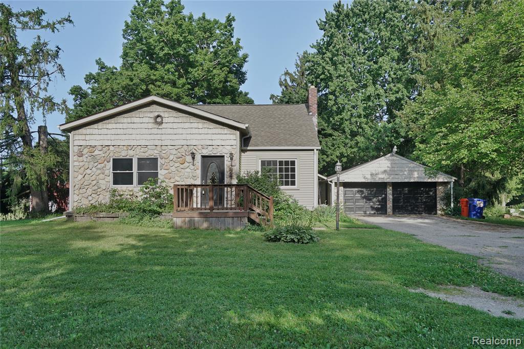 2476 Vandekarr Road Owosso, MI 48867 - Photo 2 of 41