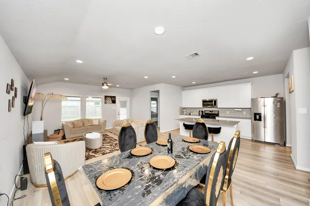 $2,300 | 18819 Allendale Forest Drive, Richmond, TX 77407