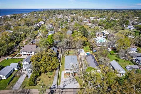 $750,000 | 324 Lamarque Street, Mandeville, LA 70448