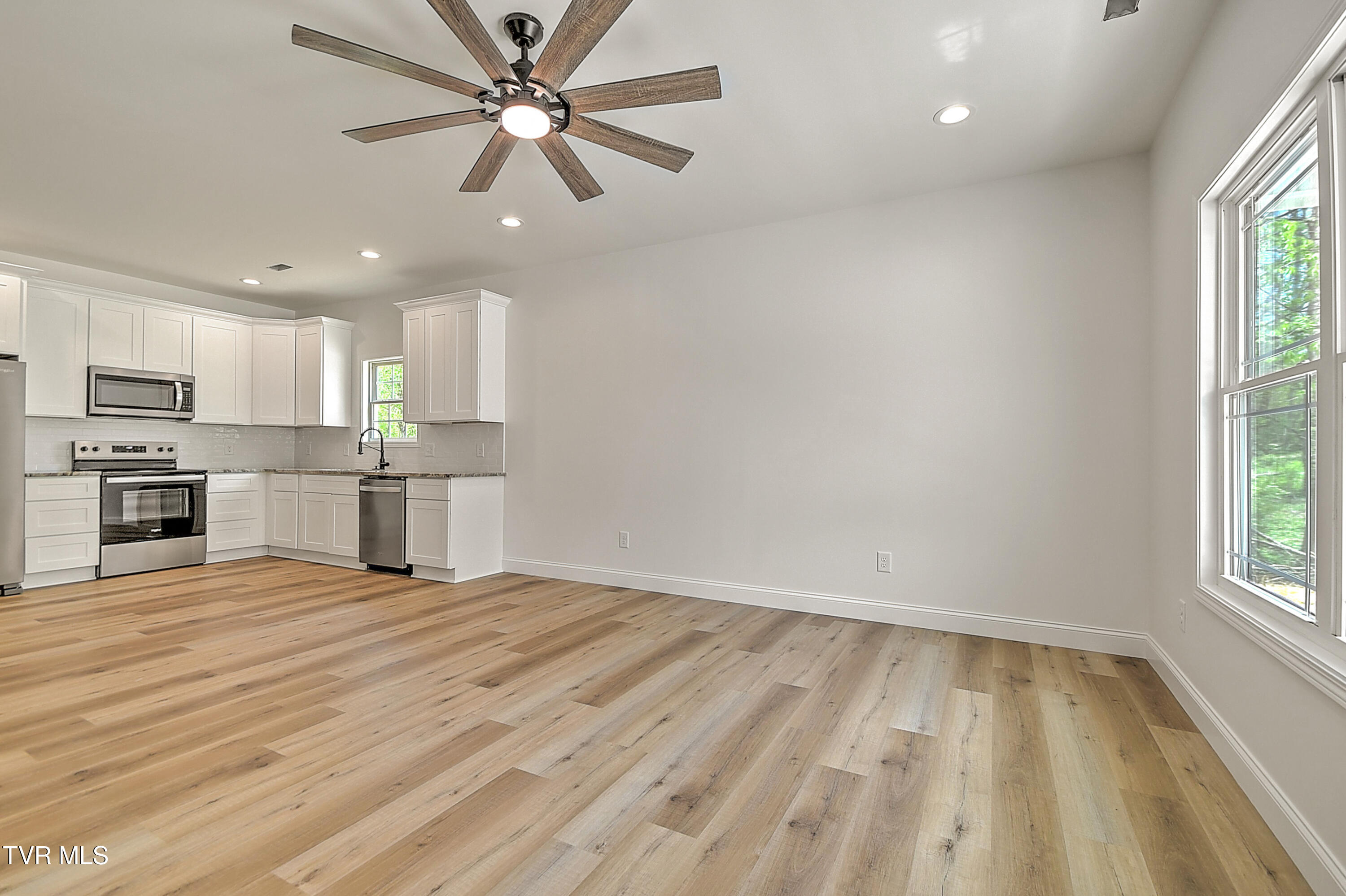 703 Swadley Road, Unit 2 Johnson City, TN 37601 - Photo 5 of 50 703 Swadley Rd #2 WS-10