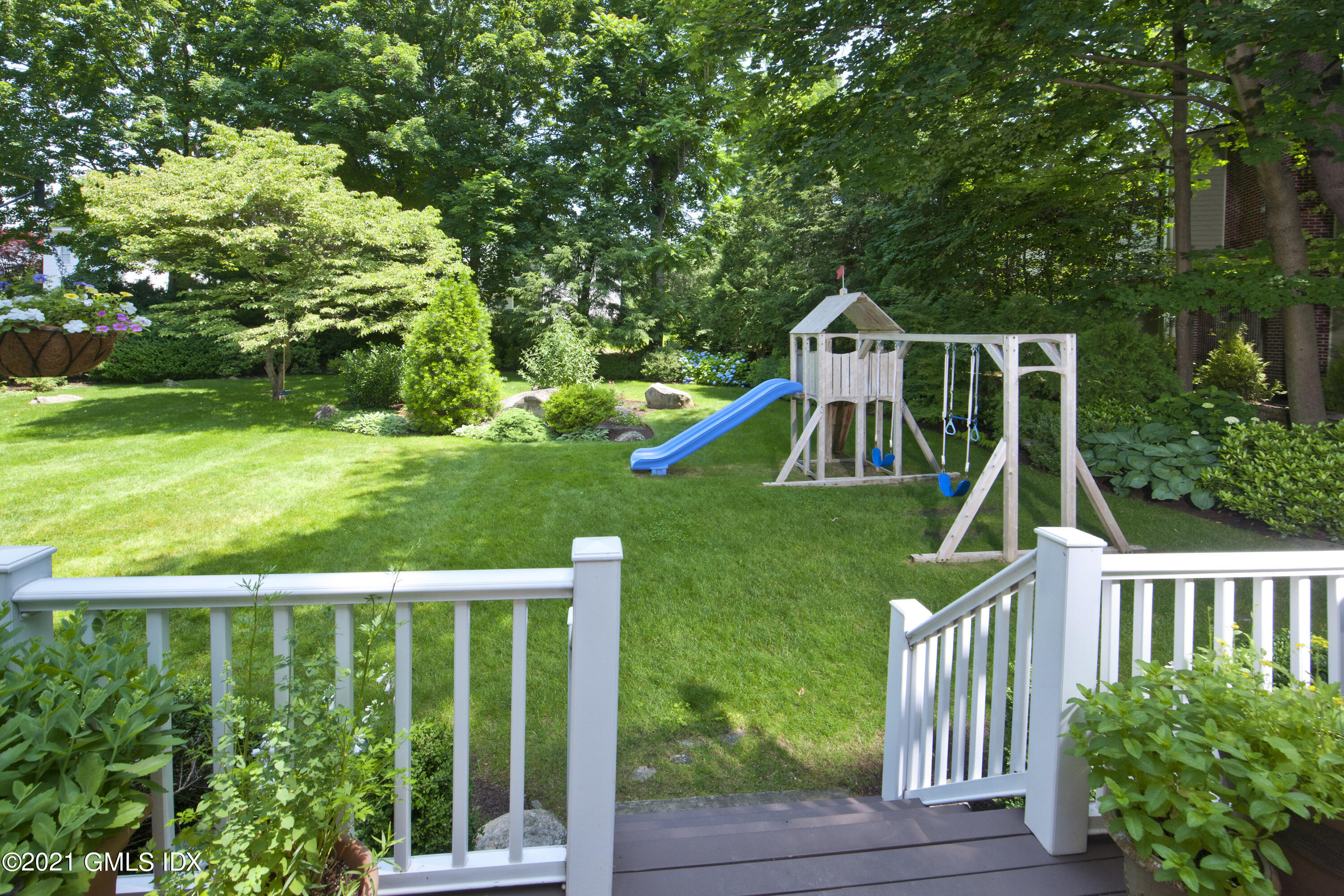 7 Verona Drive Riverside, CT 06878 - Photo 20 of 28 Deck 2