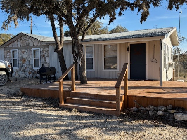 11943 Cr 310 Rocksprings Tx 78880 Rocksprings, TX 78880 - Photo 2 of 61 a front view of a house with a garden