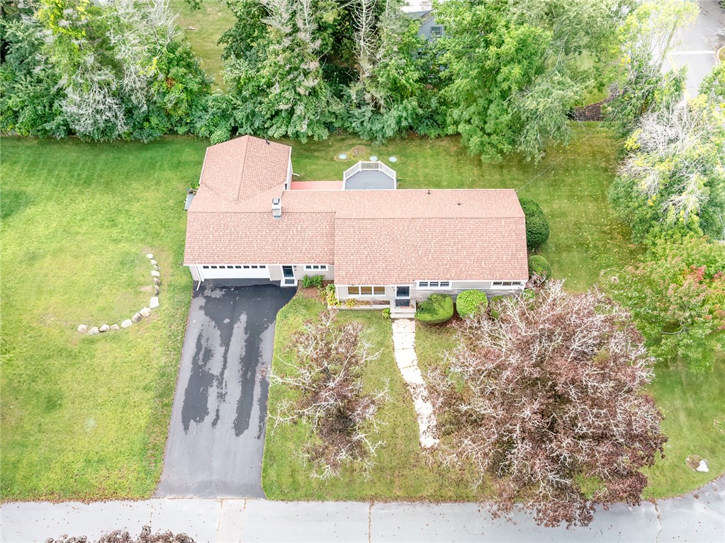 8 Gould Road Cranston, RI 02921 - Photo 9 of 10 Gallery Image 9