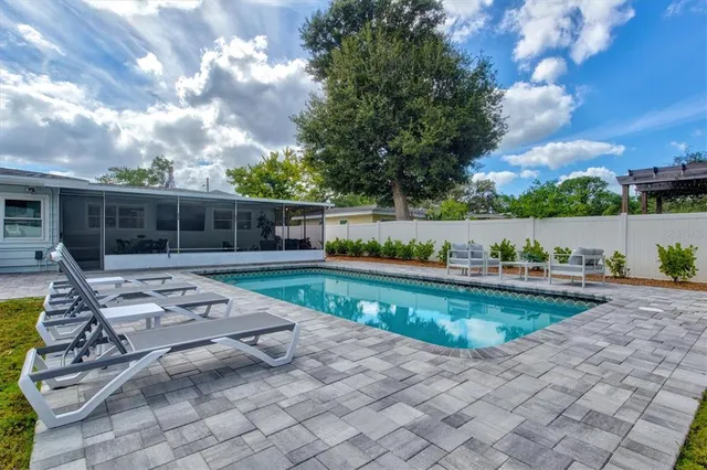 $10,000 | 2641 Martin Street, Sarasota, FL 34237