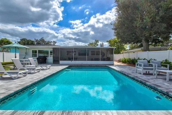 $10,000 | 2641 Martin Street, Sarasota, FL 34237