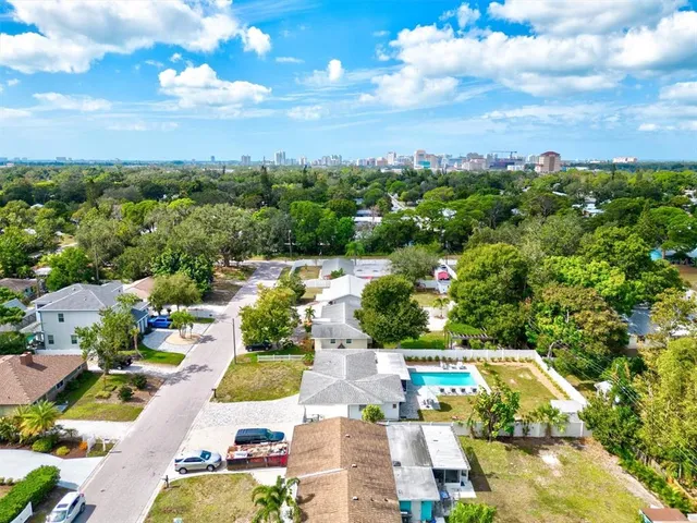 $10,000 | 2641 Martin Street, Sarasota, FL 34237