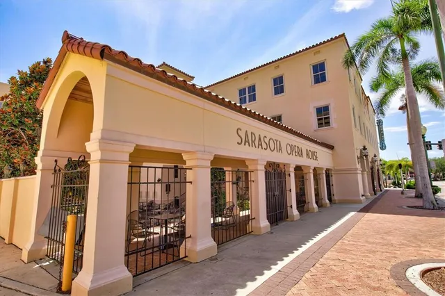 $10,000 | 2641 Martin Street, Sarasota, FL 34237