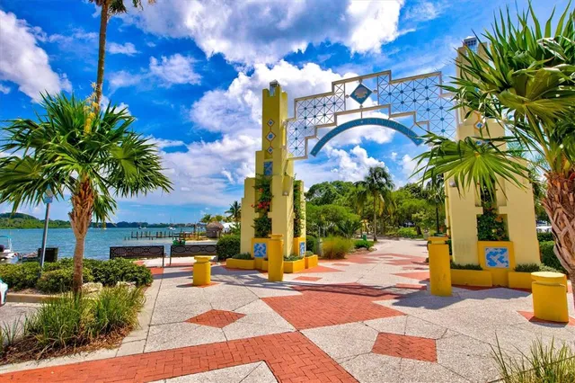 $10,000 | 2641 Martin Street, Sarasota, FL 34237