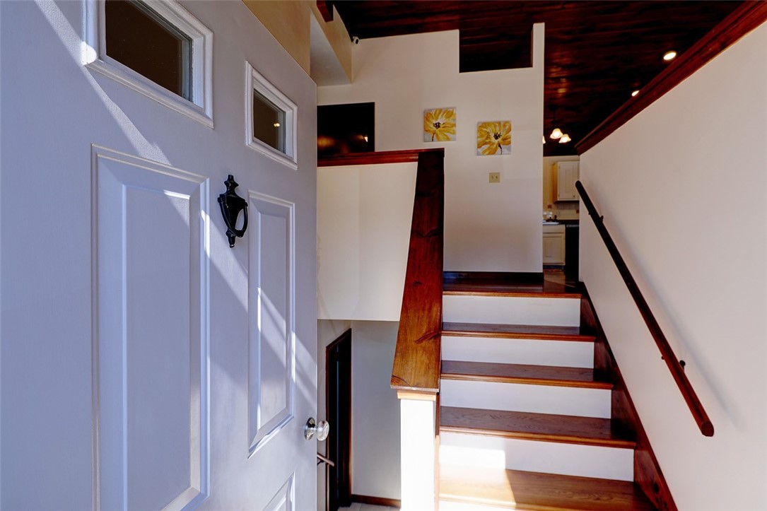 19 Beaver Road Barrington, RI 02806 - Photo 5 of 31 Gallery Image 5