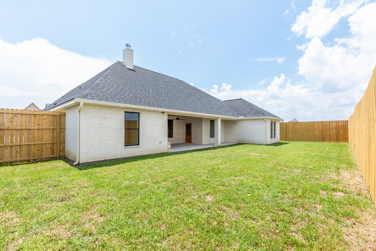6560 Brayfield Lane Beaumont, TX 77706 - Photo 38 of 38 a front view of a house with yard