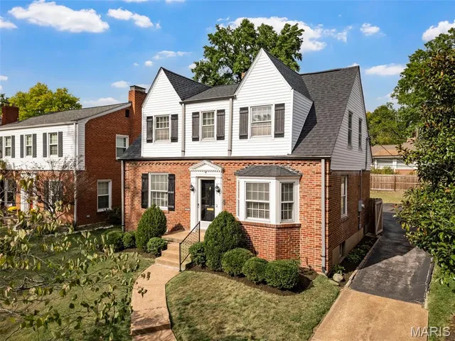 $525,000 | 9401 Pine Avenue, St. Louis, MO 63144