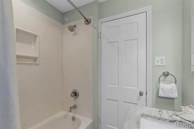 $525,000 | 9401 Pine Avenue, St. Louis, MO 63144