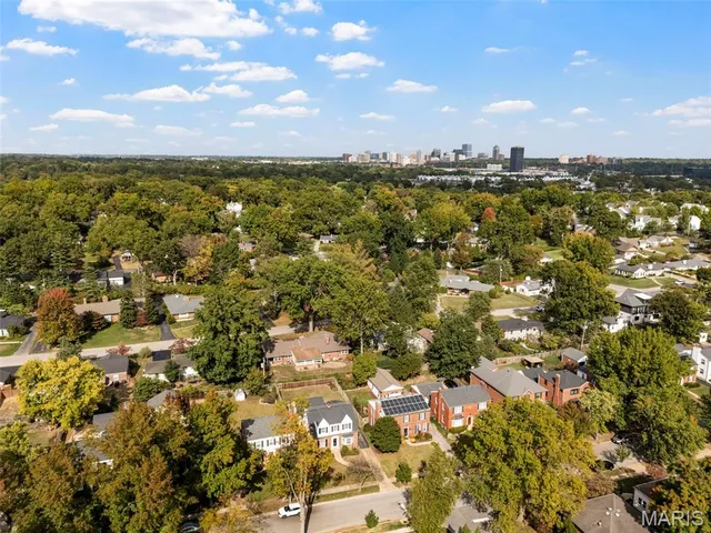 $525,000 | 9401 Pine Avenue, St. Louis, MO 63144