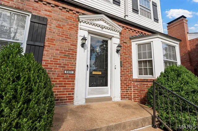 $525,000 | 9401 Pine Avenue, St. Louis, MO 63144