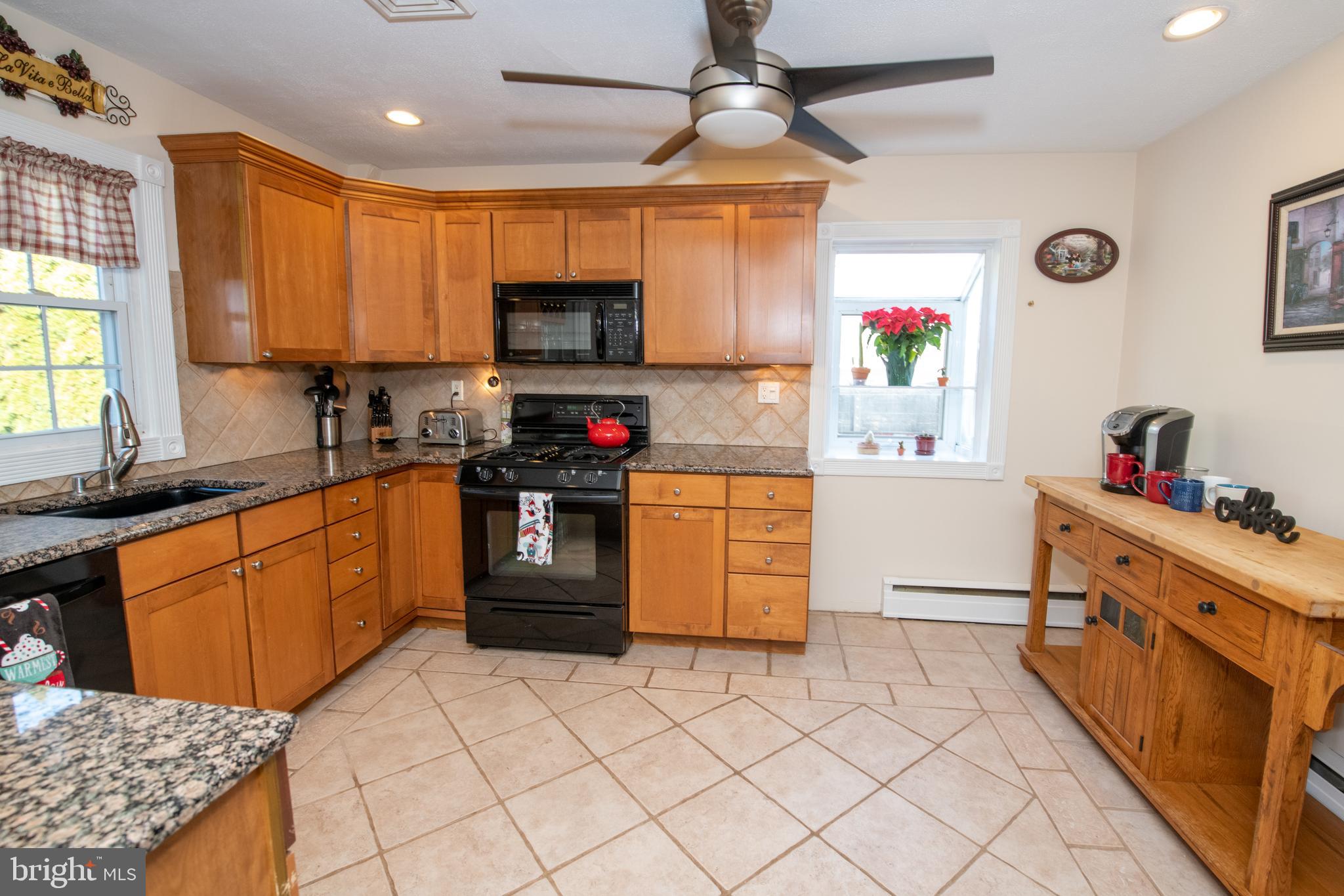 686 Middle Road Warminster, PA 18974 - Photo 14 of 35 Kitchen