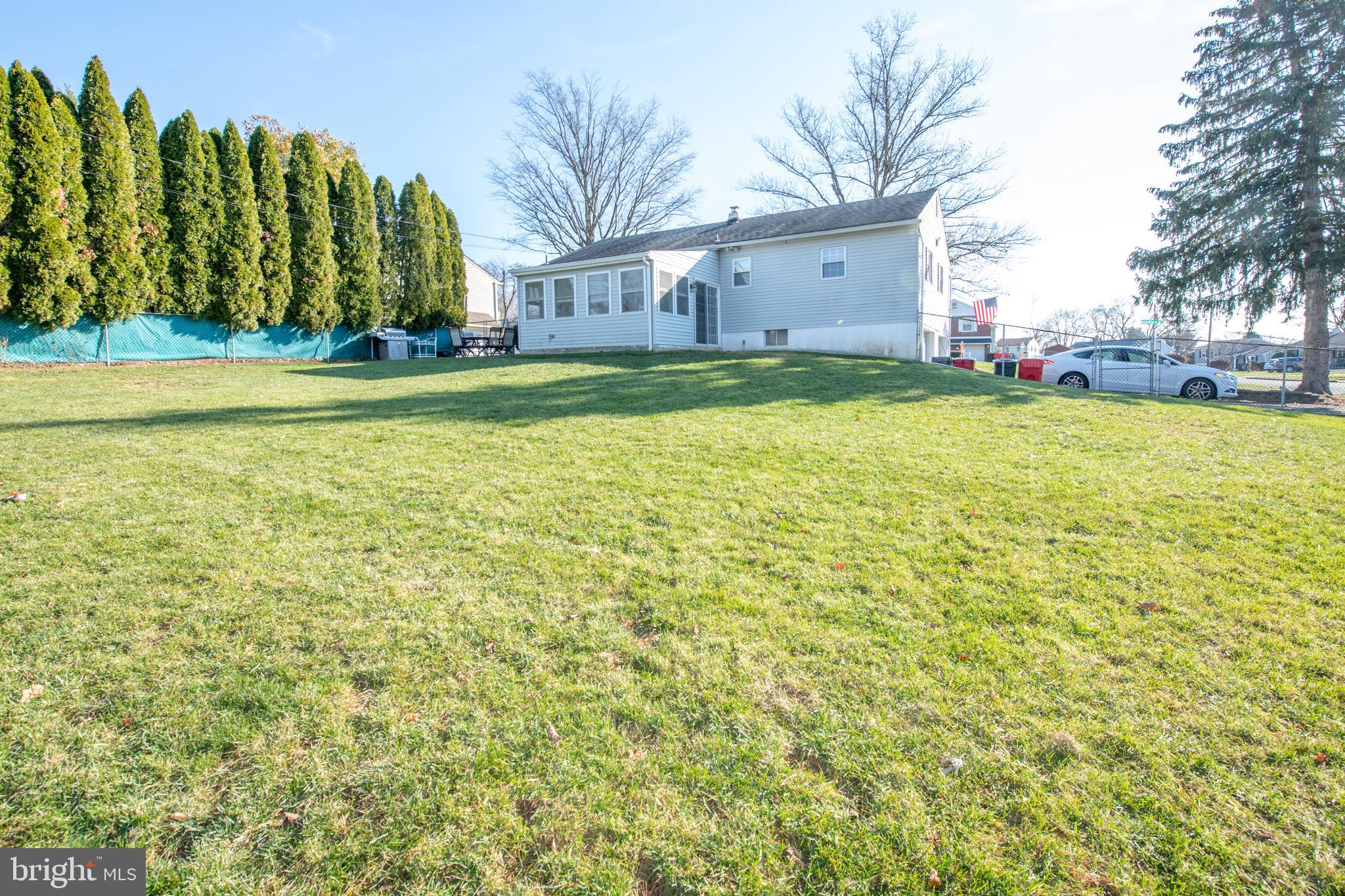 686 Middle Road Warminster, PA 18974 - Photo 33 of 35 Exterior Back