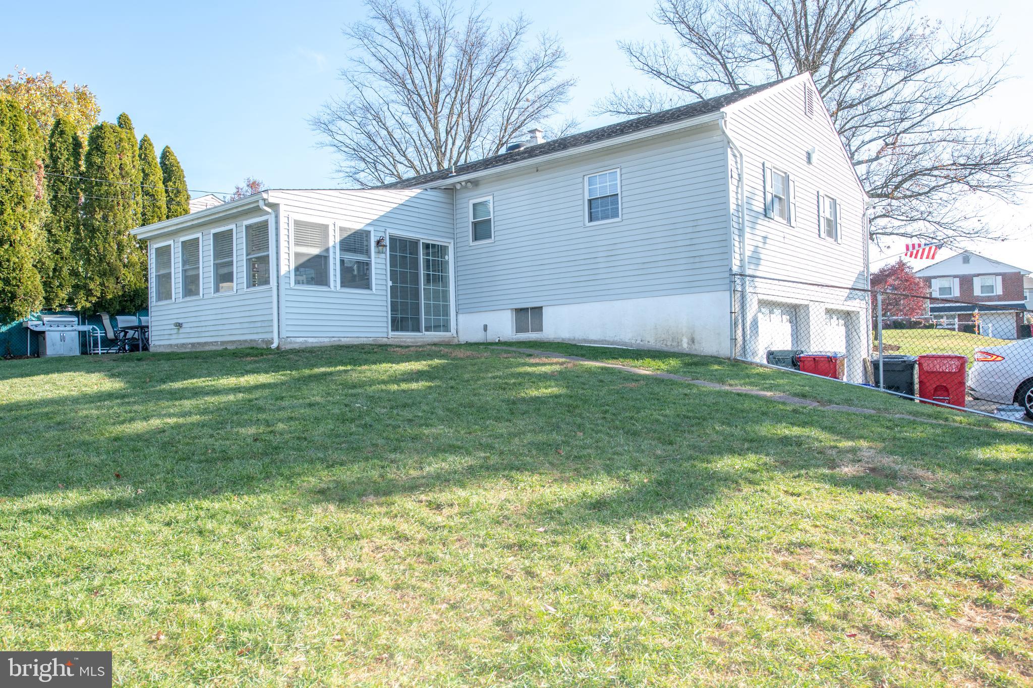 686 Middle Road Warminster, PA 18974 - Photo 34 of 35 Exterior Back