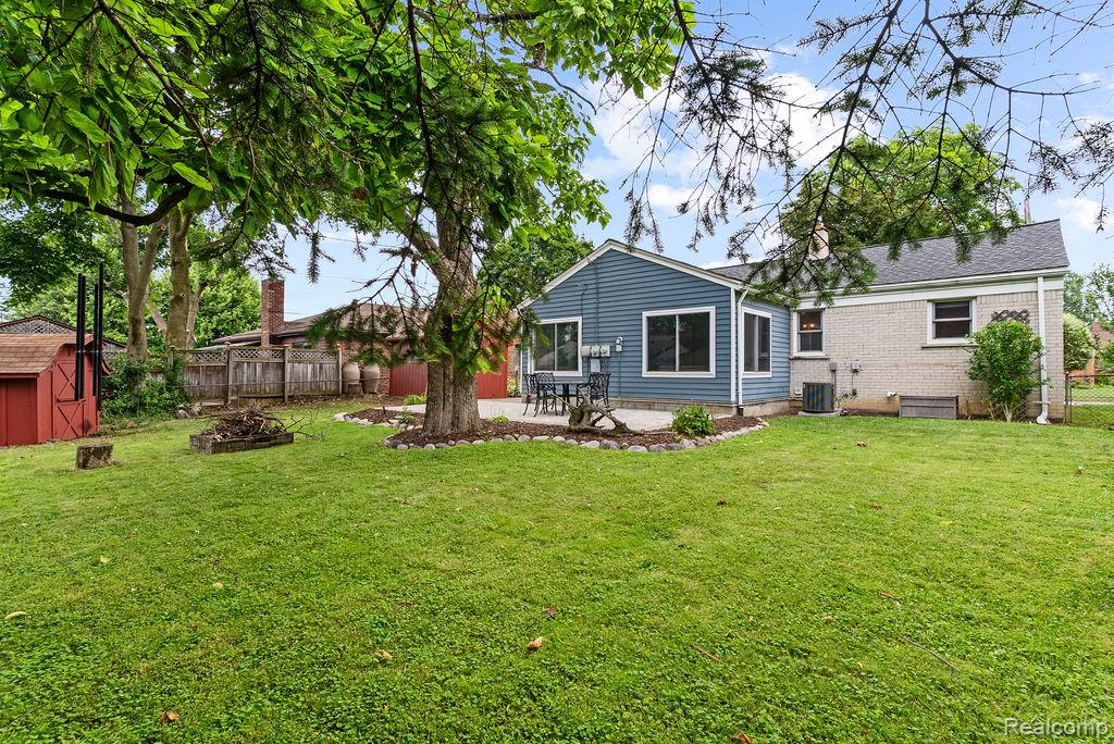 32361 Marblehead Road Farmington, MI 48336 - Photo 41 of 44