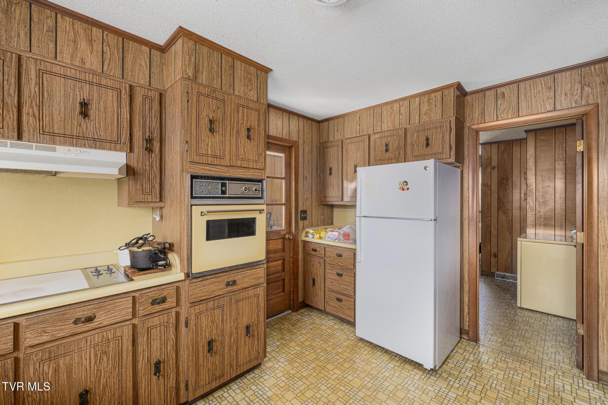 320 Mountain View Street Erwin, TN 37650 - Photo 12 of 44 Kitchen