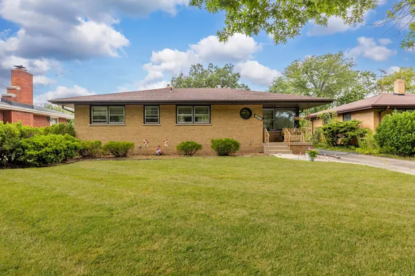 $299,000 | 8546 Hohman Avenue, Munster, IN 46321
