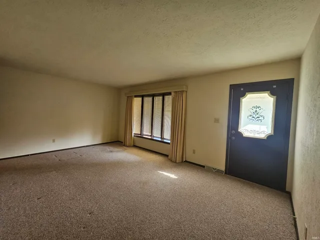 $261,000 | 29591 County Road 22, Elkhart, IN 46517