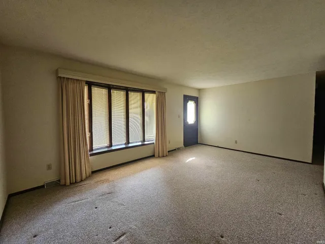 $261,000 | 29591 County Road 22, Elkhart, IN 46517