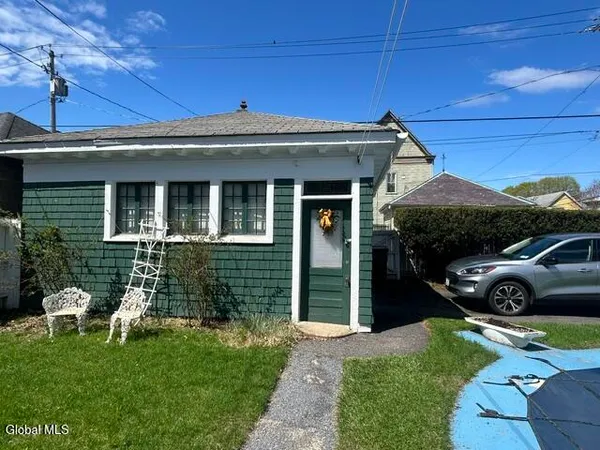 $239,900 | 243 6th Avenue, Troy, NY 12180