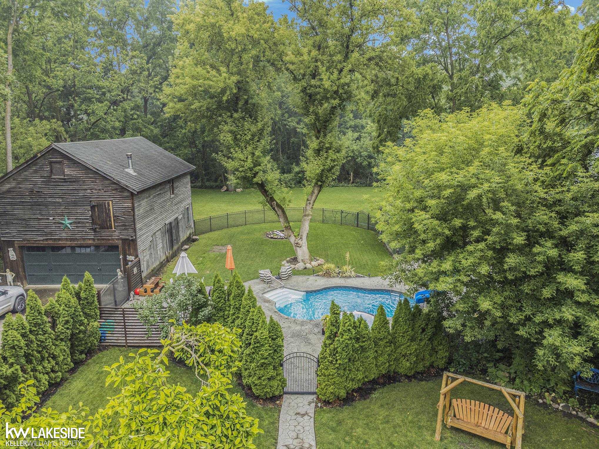 295 North Main Street Romeo, MI 48065 - Photo 23 of 47 Backyard view