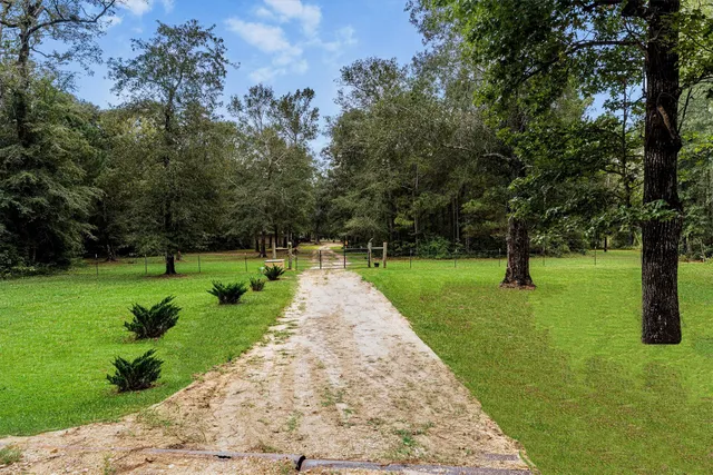 $2,300 | 120 Coyote Run, Willis, TX 77378
