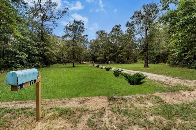 $2,300 | 120 Coyote Run, Willis, TX 77378