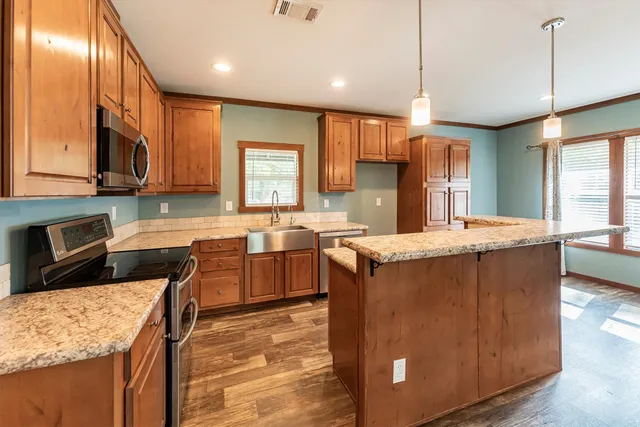 $2,300 | 120 Coyote Run, Willis, TX 77378