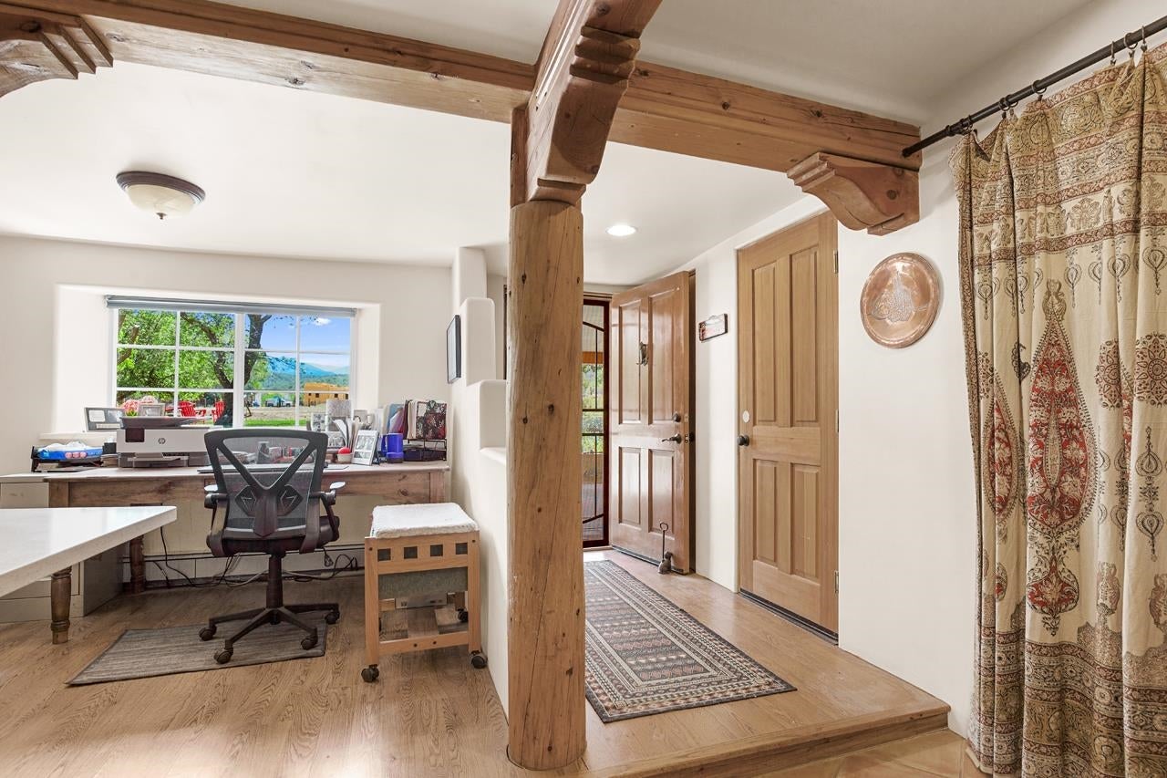 97 Hondo Seco Road Arroyo Hondo, NM 87513 - Photo 5 of 35 Gallery Image 5