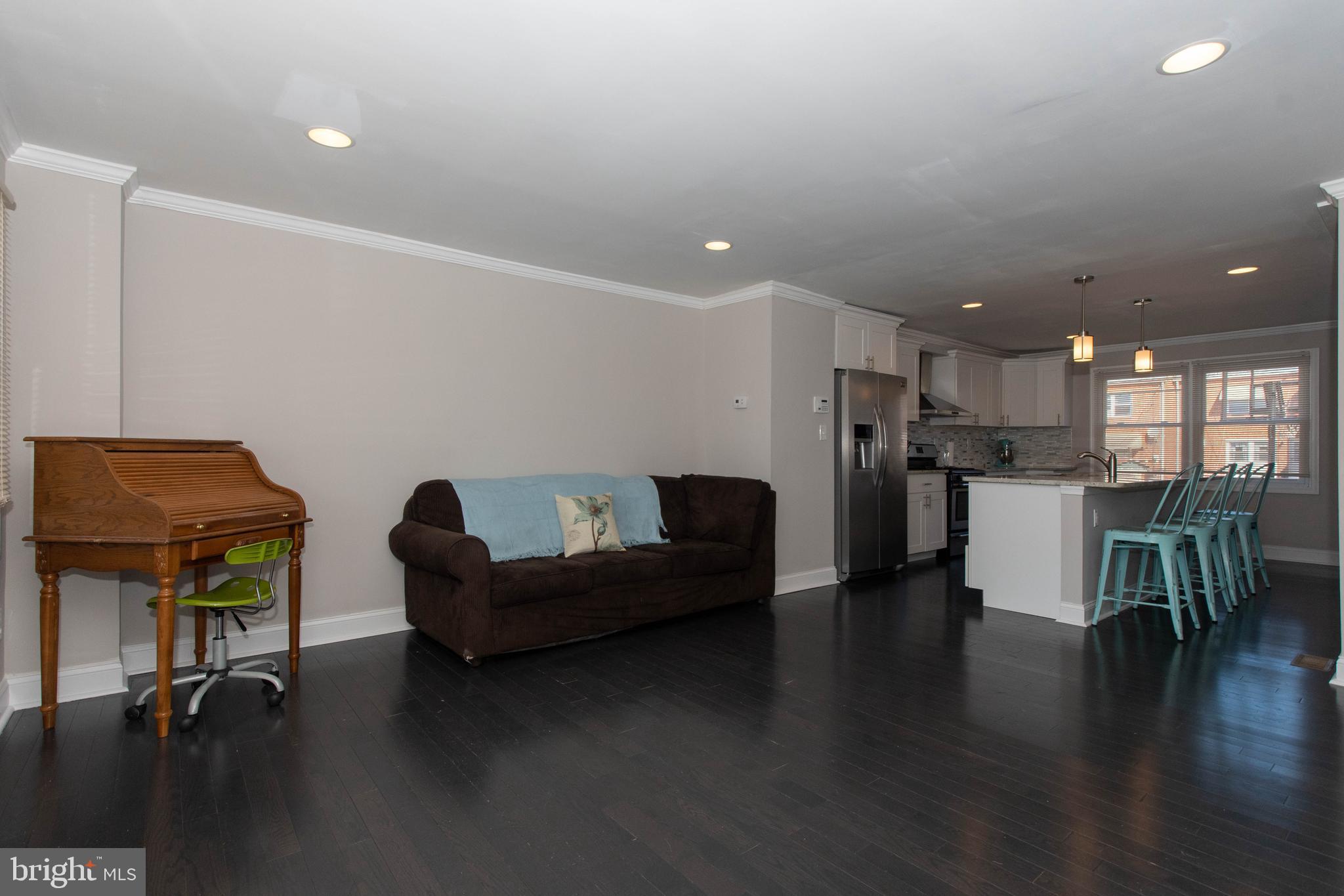 8136 Del Haven Road Baltimore, MD 21222 - Photo 4 of 27