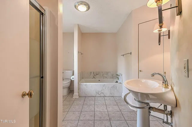 $329,900 | 11 Wellington, Unit 11, Bristol, TN 37620