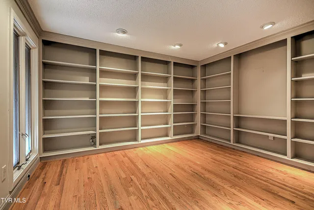 $329,900 | 11 Wellington, Unit 11, Bristol, TN 37620