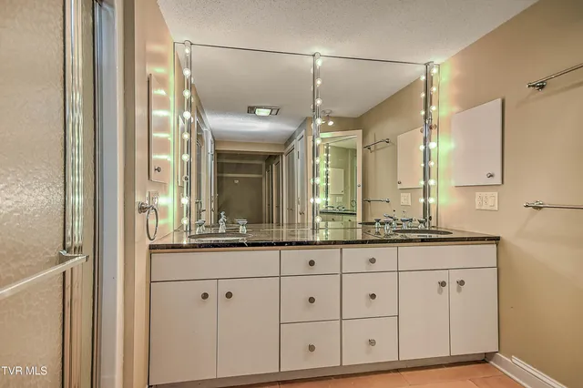 $329,900 | 11 Wellington, Unit 11, Bristol, TN 37620