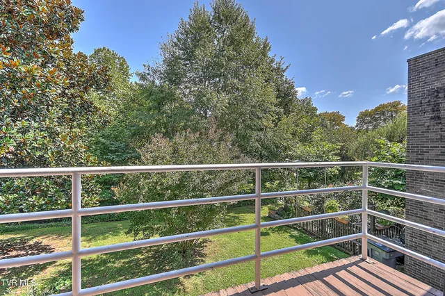 $329,900 | 11 Wellington, Unit 11, Bristol, TN 37620