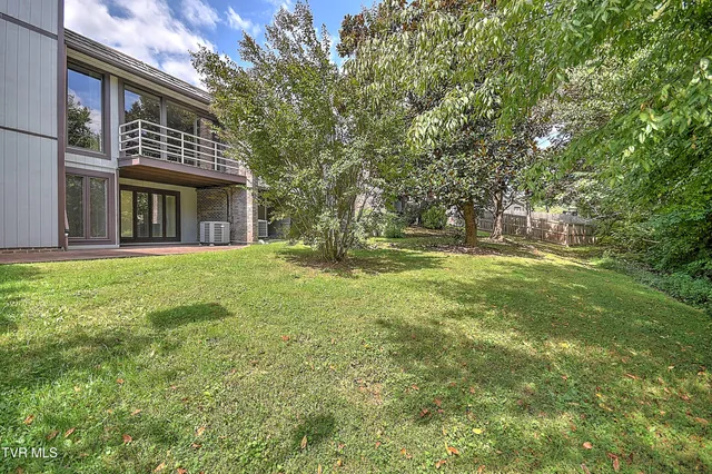 $329,900 | 11 Wellington, Unit 11, Bristol, TN 37620