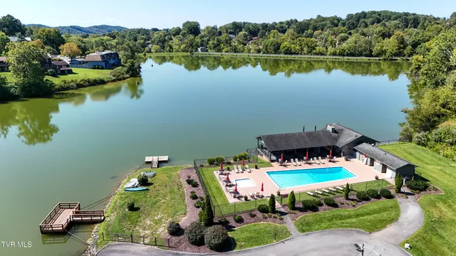 $329,900 | 11 Wellington, Unit 11, Bristol, TN 37620