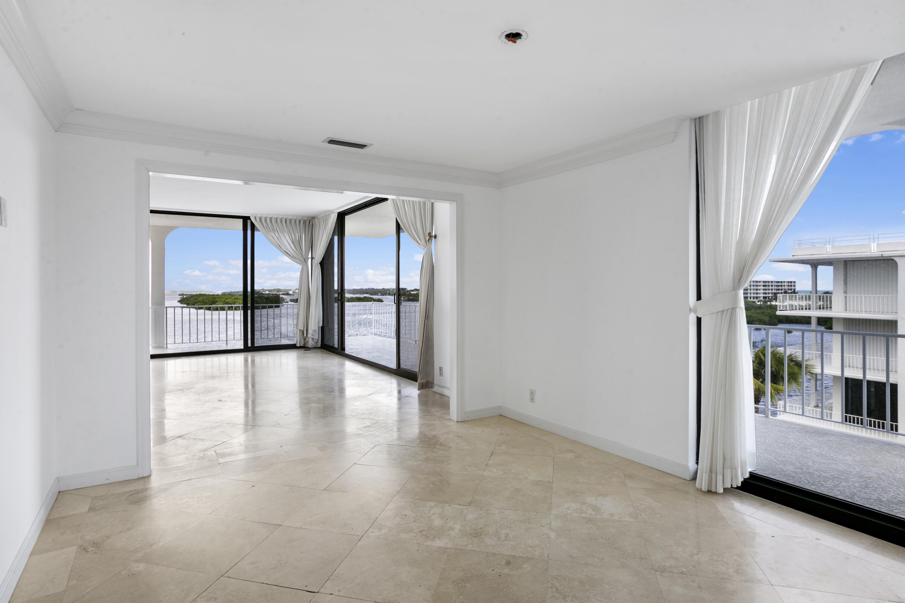 2150 Ibis Isle Road, Unit PH3 Palm Beach, FL 33480 - Photo 11 of 50 Dining Room