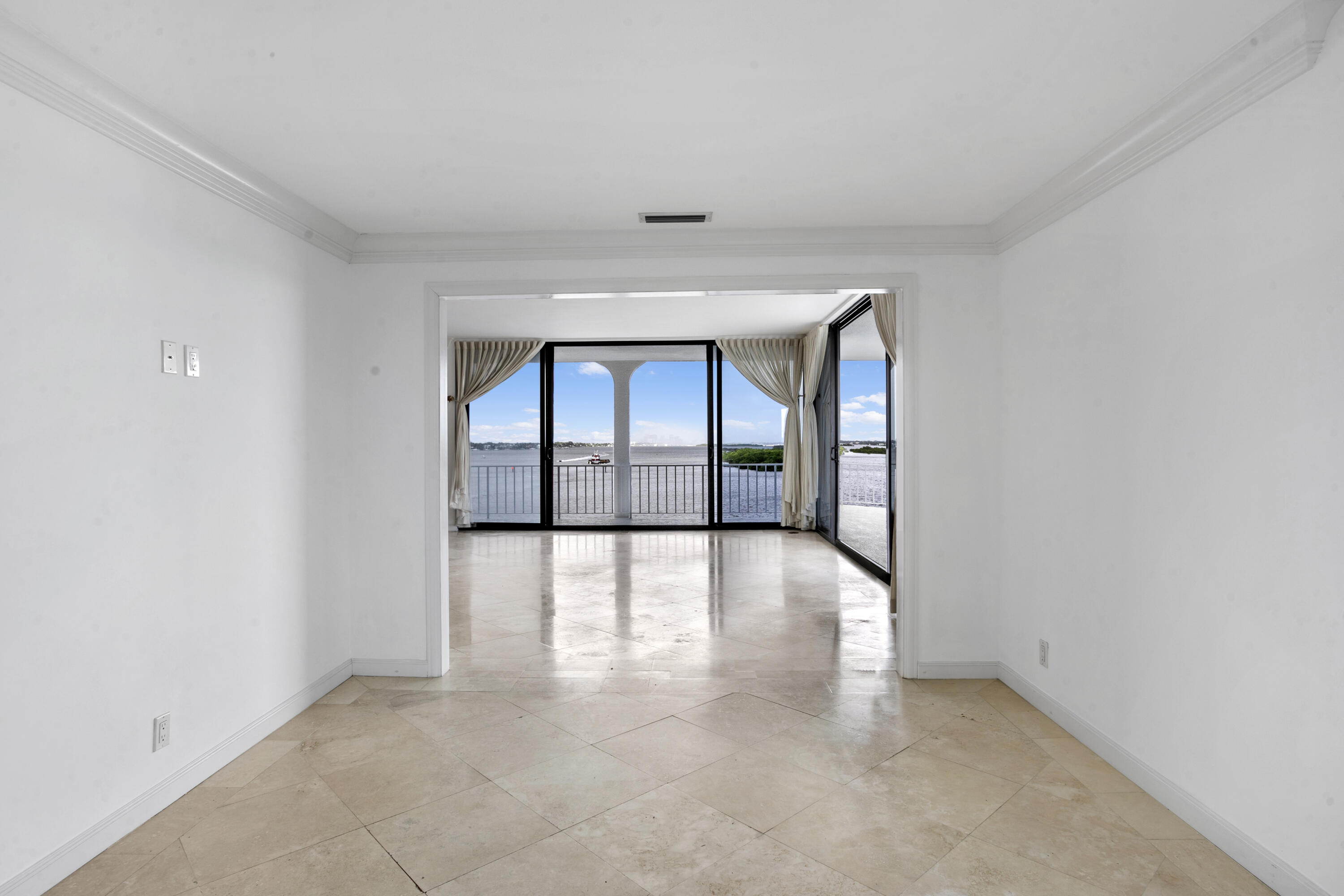 2150 Ibis Isle Road, Unit PH3 Palm Beach, FL 33480 - Photo 15 of 50 Dining Room