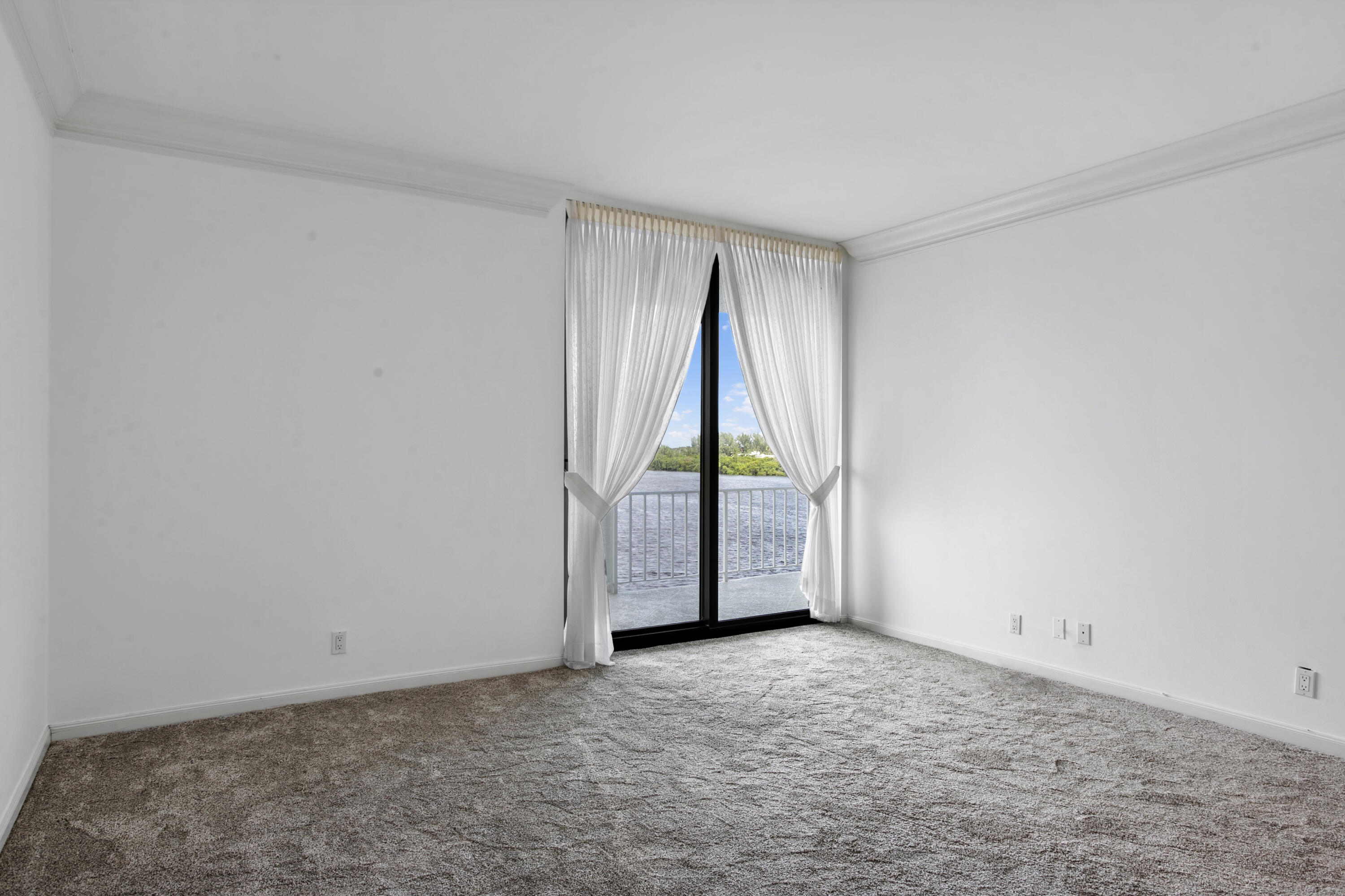 2150 Ibis Isle Road, Unit PH3 Palm Beach, FL 33480 - Photo 20 of 50 Primary Bedroom